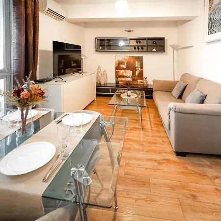 Grunwald - 51m2, Balcony - By Rentujemy דירה *