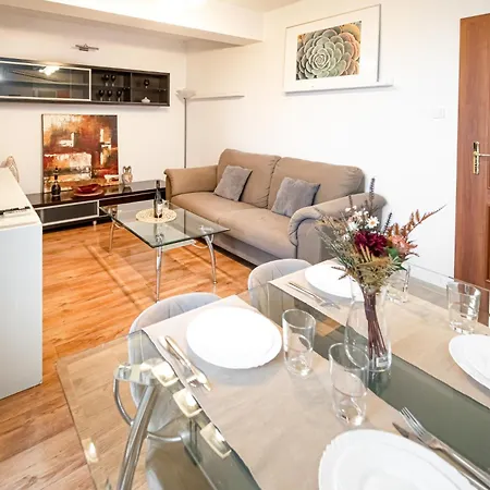 Grunwald - 51m2, Balcony - By Rentujemy Apartment Posen
