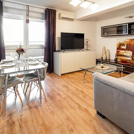 Apartment Grunwald - 51m2, Balcony - By Rentujemy *